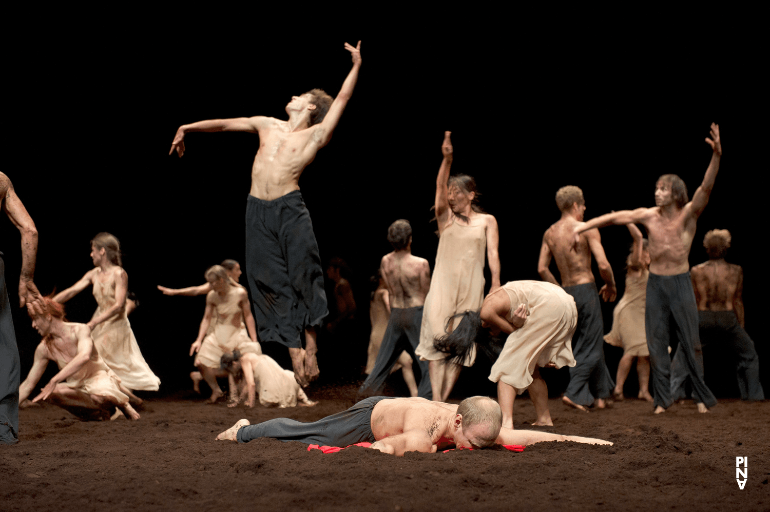 « Le Sacre du printemps » de Pina Bausch avec Tanztheater Wuppertal à l'Opernhaus Wuppertal (Allemagne), 5 octobre 2011
