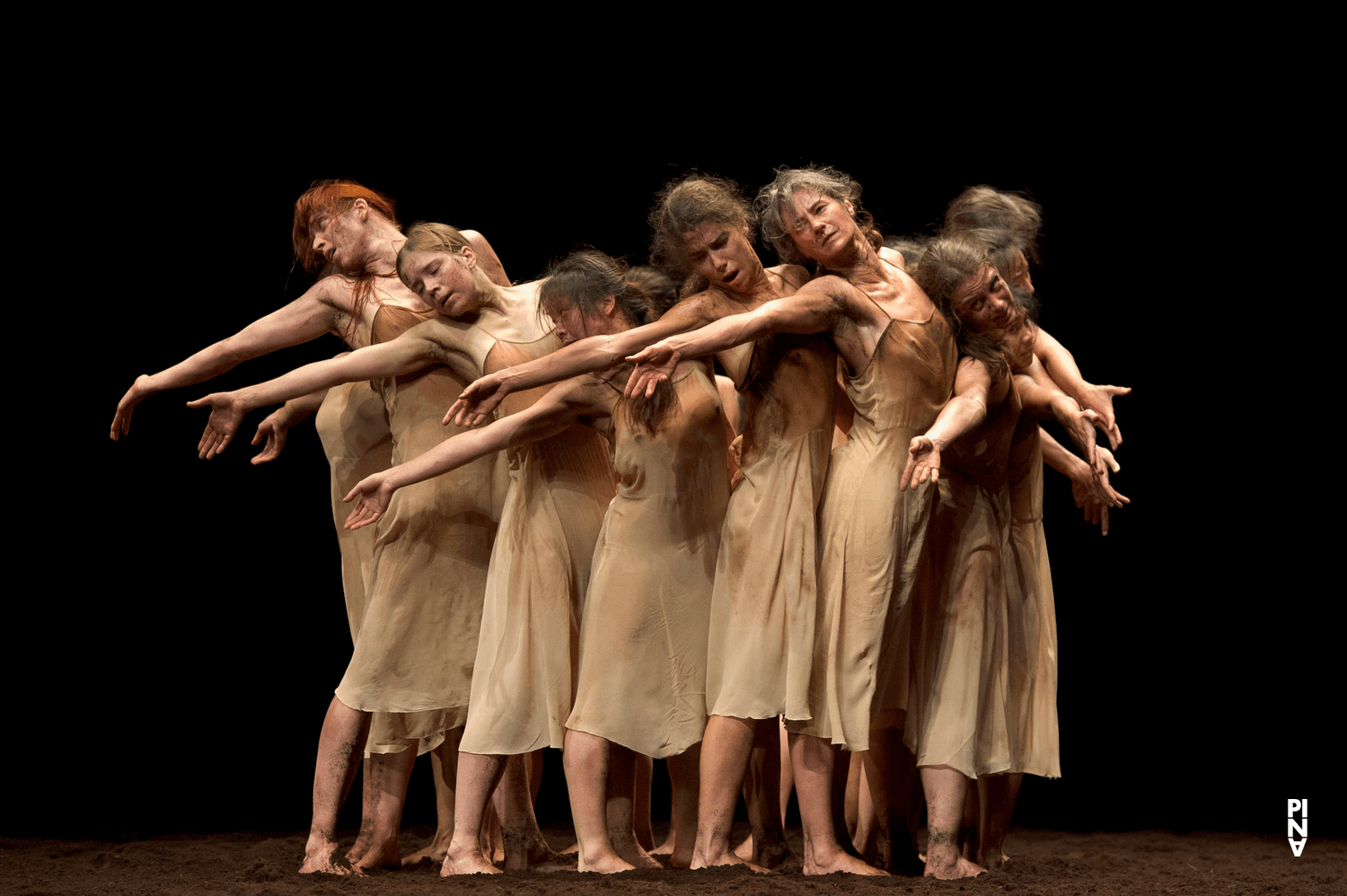 « Le Sacre du printemps » de Pina Bausch avec Tanztheater Wuppertal à l'Opernhaus Wuppertal (Allemagne), 5 octobre 2011