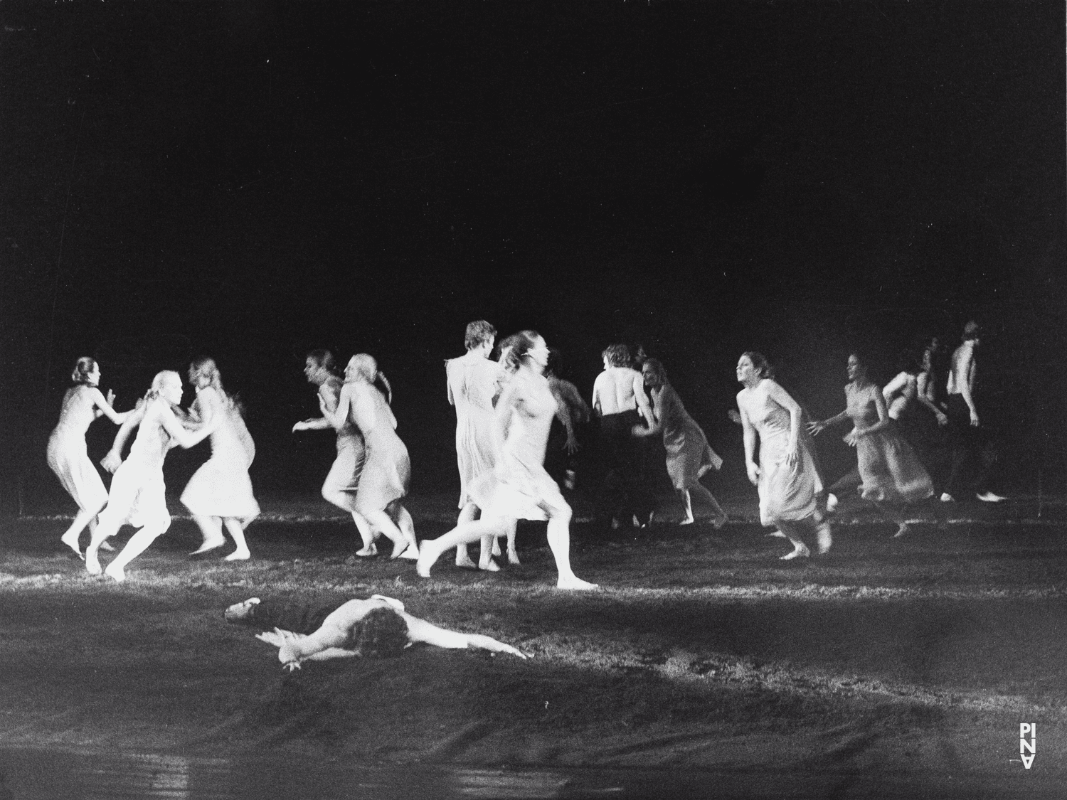 Jan Minařík and Colleen Finneran-Meessmann in “The Rite of Spring” by Pina Bausch