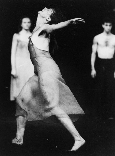 Josephine Ann Endicott dans « Le Sacre du printemps » de Pina Bausch au BAM New York, saison 1983/84
