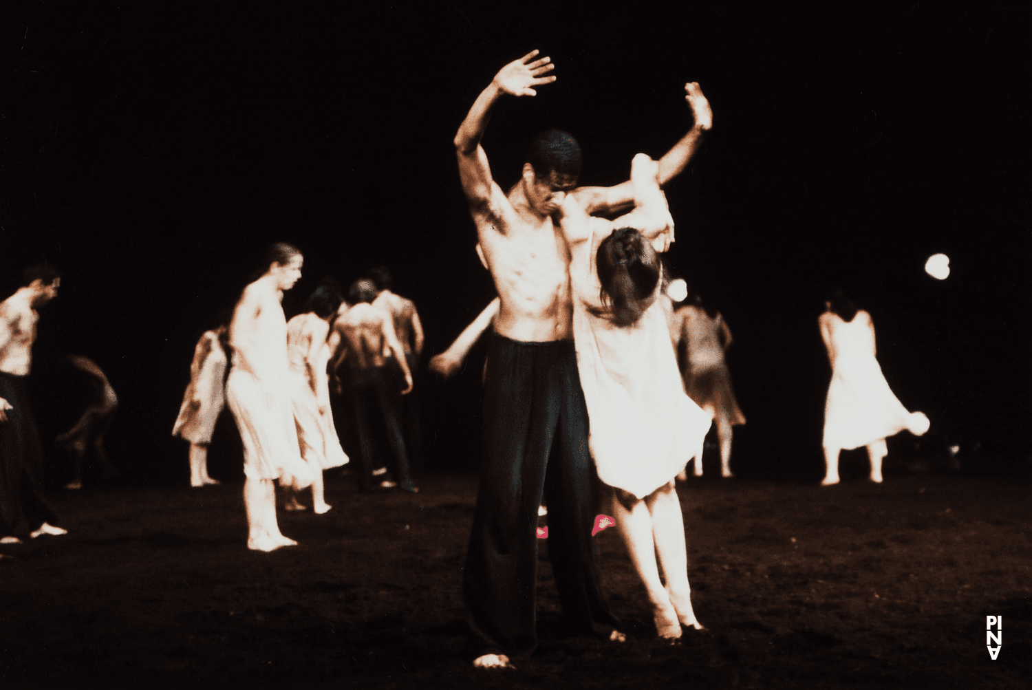 Fernando Suels Mendoza dans « Le Sacre du printemps » de Pina Bausch