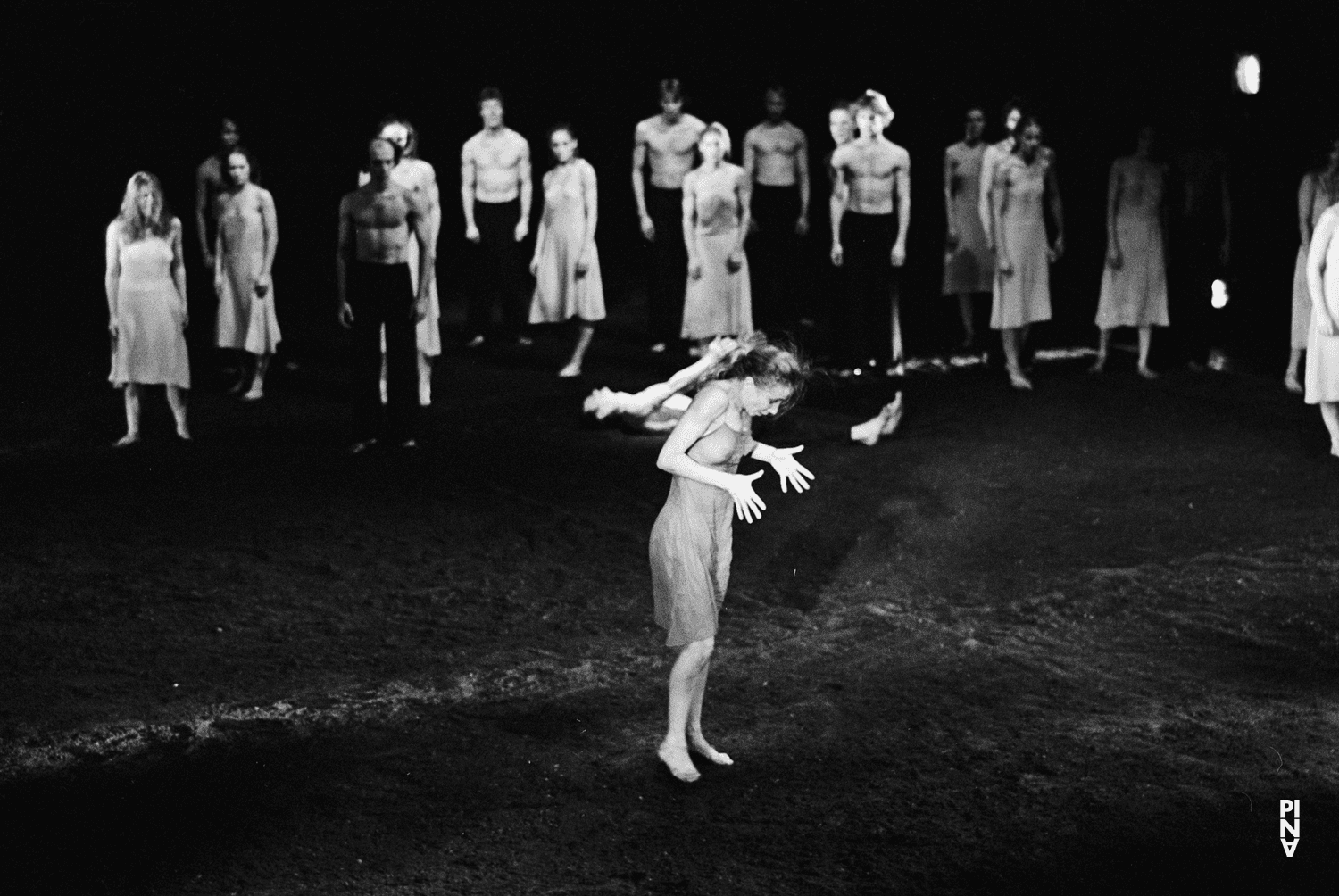 Monika Sagon in „Das Frühlingsopfer“ von Pina Bausch