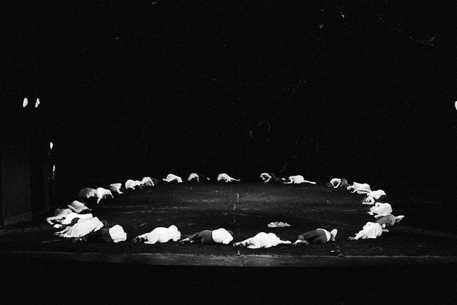 « Le Sacre du printemps » de Pina Bausch à l'Opernhaus Wuppertal, saison 1981/82