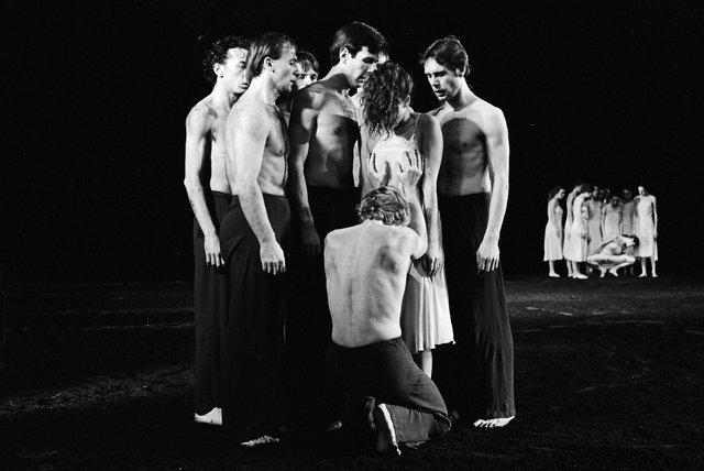 „Das Frühlingsopfer“ von Pina Bausch im Opernhaus Wuppertal, Spielzeit 1981/82