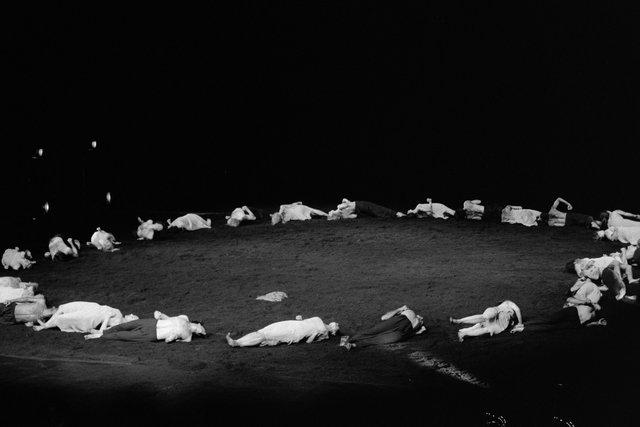 „Das Frühlingsopfer“ von Pina Bausch im Koninklijk Theater Carré Amsterdam, Spielzeit 1994/95