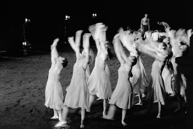 Regina Advento und Urs Kaufmann in „Das Frühlingsopfer“ von Pina Bausch im Koninklijk Theater Carré Amsterdam, Spielzeit 1994/95