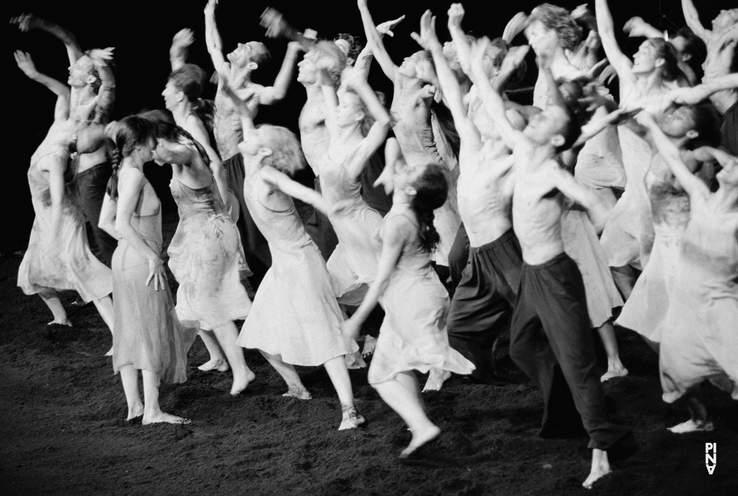 „Das Frühlingsopfer“ von Pina Bausch im Koninklijk Theater Carré Amsterdam, Spielzeit 1994/95