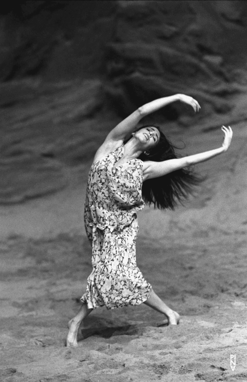 Ruth Amarante in „Das Stück mit dem Schiff“ von Pina Bausch mit Tanztheater Wuppertal im Théâtre de la Ville Paris (Frankreich), 6. April 1994
