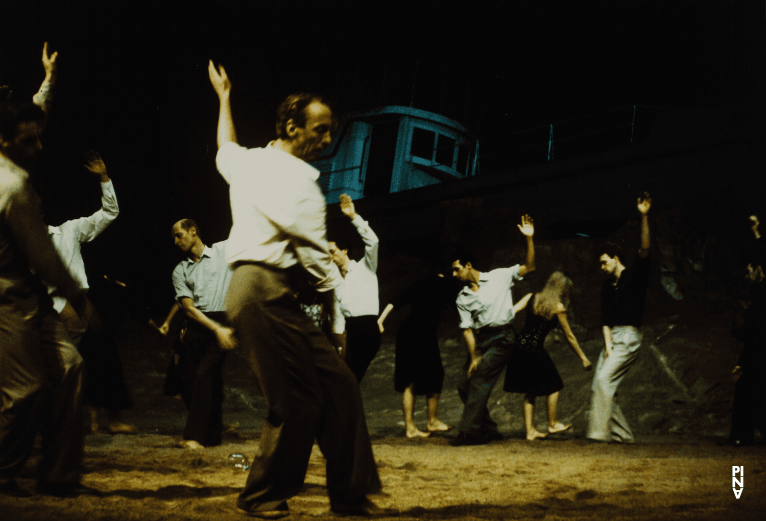 Photo de « Das Stück mit dem Schiff (La pièce au bateau) » de Pina Bausch