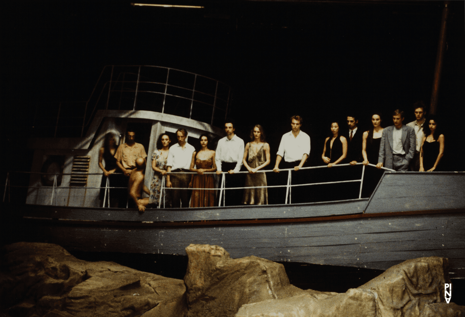 Photo de « Das Stück mit dem Schiff (La pièce au bateau) » de Pina Bausch