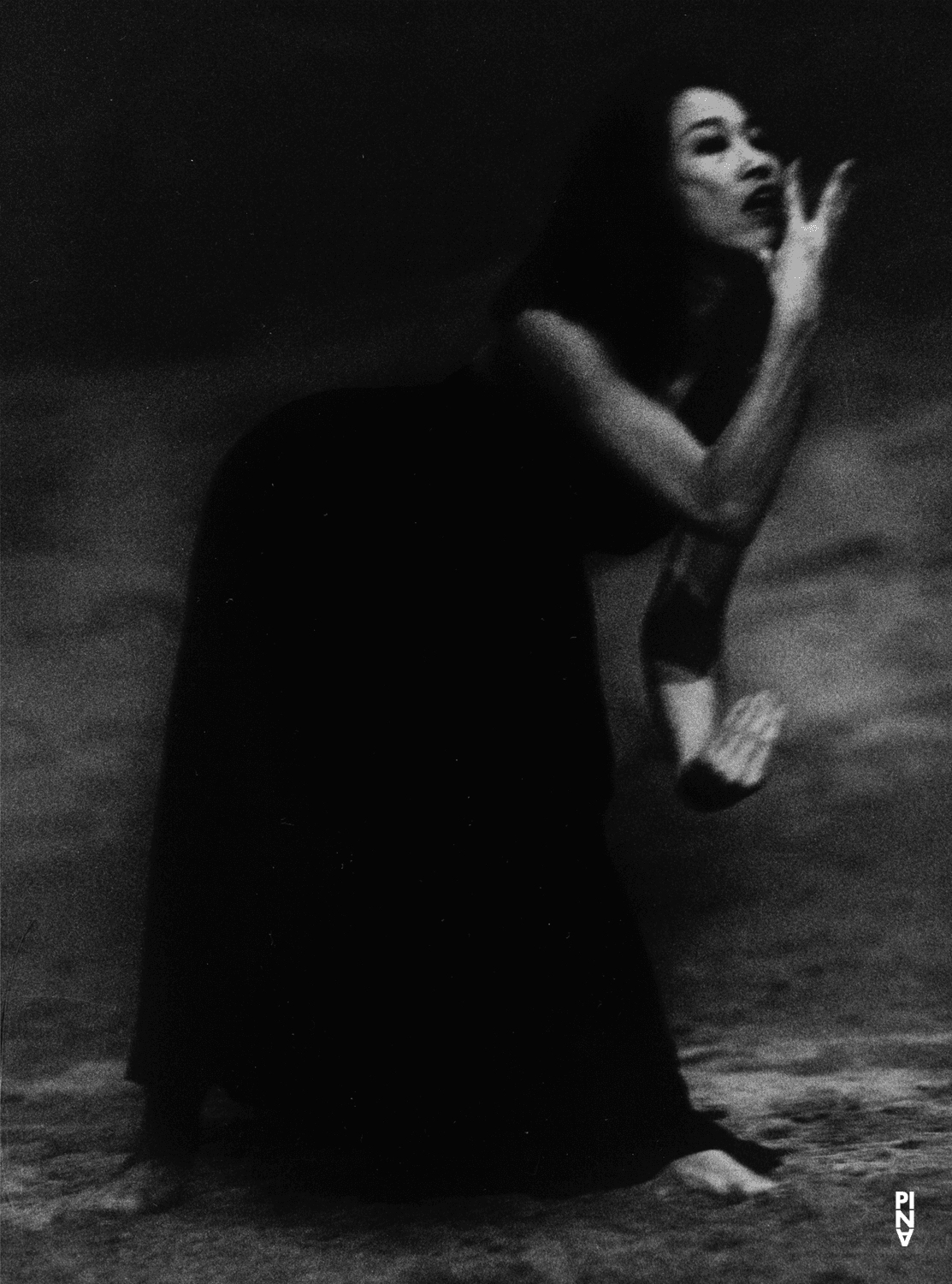 Mariko Aoyama in „Das Stück mit dem Schiff“ von Pina Bausch