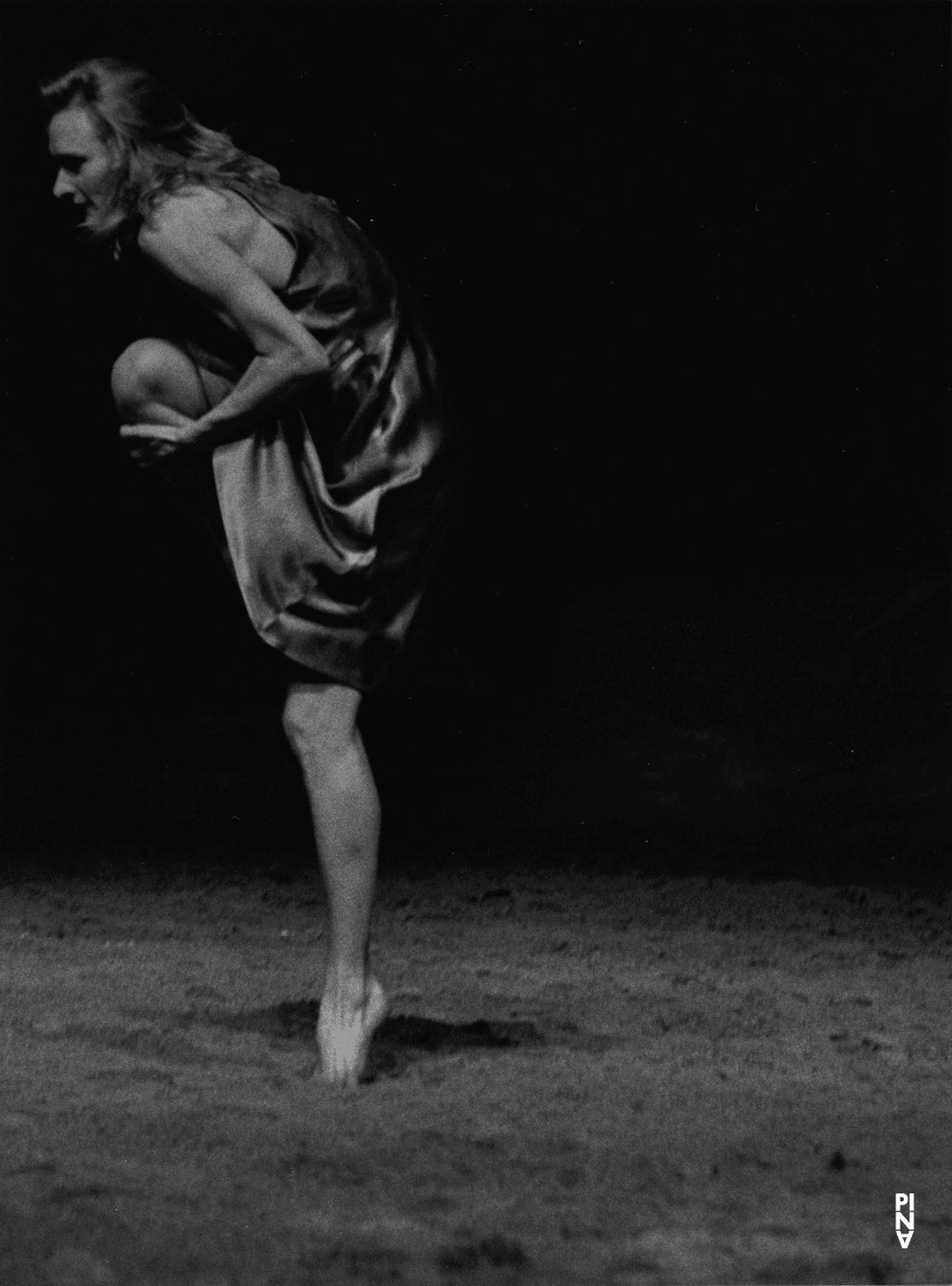 Julie Shanahan in “Das Stück mit dem Schiff (The Piece with the Ship)” by Pina Bausch