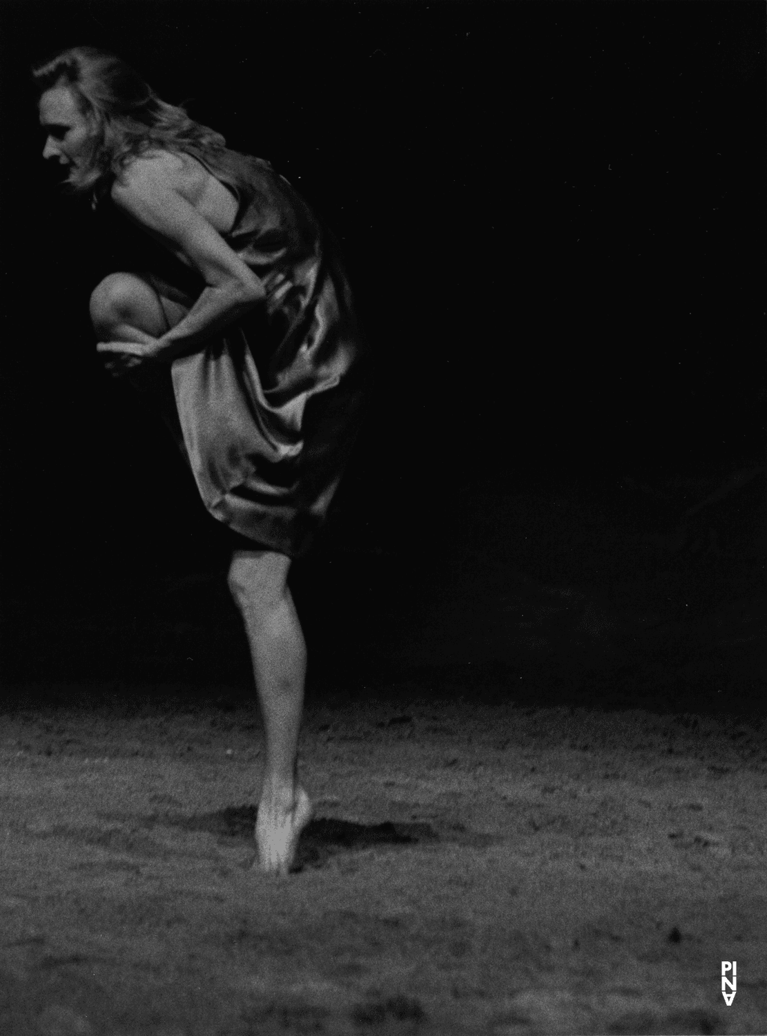 Julie Shanahan in „Das Stück mit dem Schiff“ von Pina Bausch