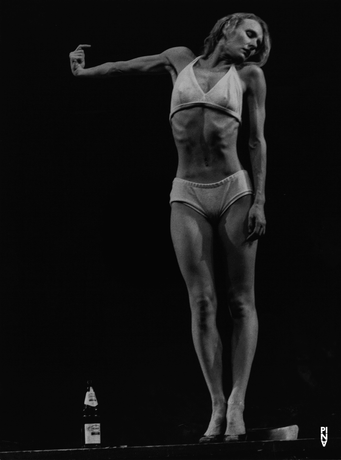 Julie Shanahan in “Das Stück mit dem Schiff (The Piece with the Ship)” by Pina Bausch