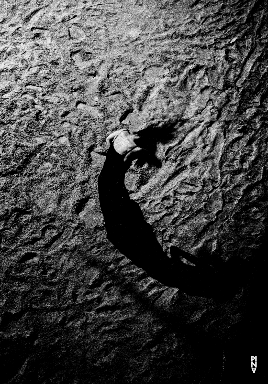 Héléna Pikon in “Das Stück mit dem Schiff (The Piece with the Ship)” by Pina Bausch