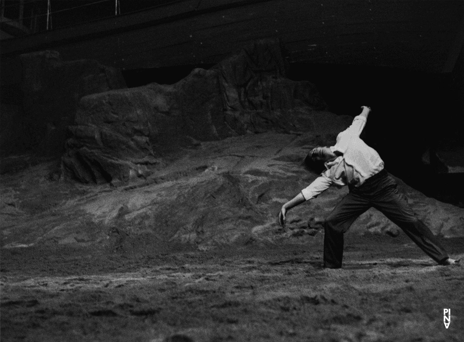 Dominique Mercy dans « Das Stück mit dem Schiff (La pièce au bateau) » de Pina Bausch