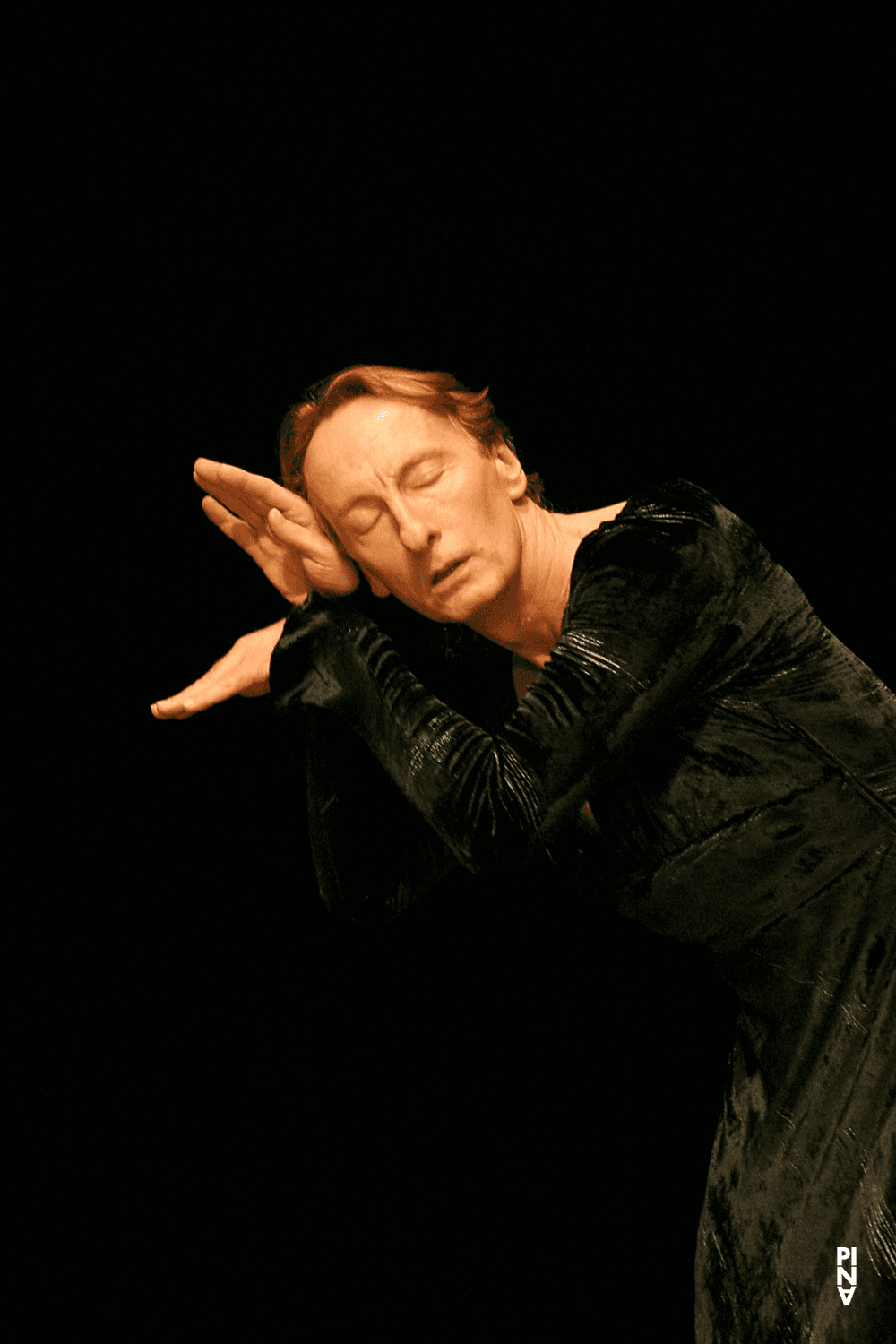 Dominique Mercy in „Ten Chi“ von Pina Bausch mit Tanztheater Wuppertal im Schauspielhaus Wuppertal (Deutschland), 7. Mai 2004