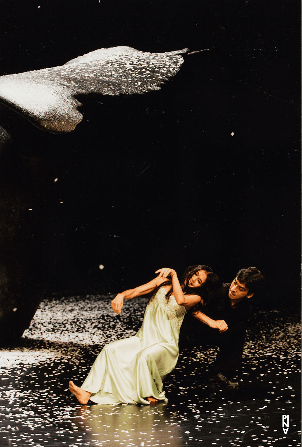 Eddie Martinez und Ditta Miranda Jasjfi in „Ten Chi“ von Pina Bausch, 2. Mai 2005