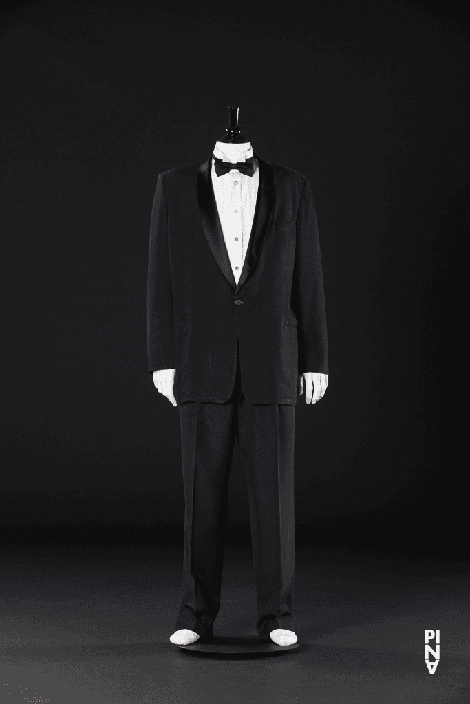 Smokingjacke, getragen von Fernando Suels Mendoza in „Ten Chi“ von Pina Bausch