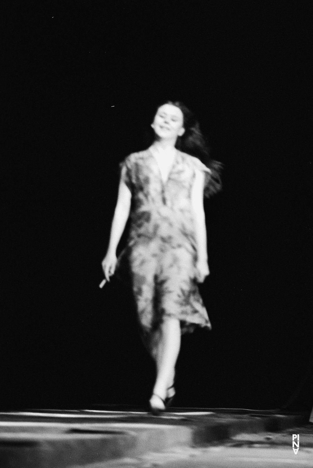 Josephine Ann Endicott dans « Les Sept Péchés capitaux » de Pina Bausch