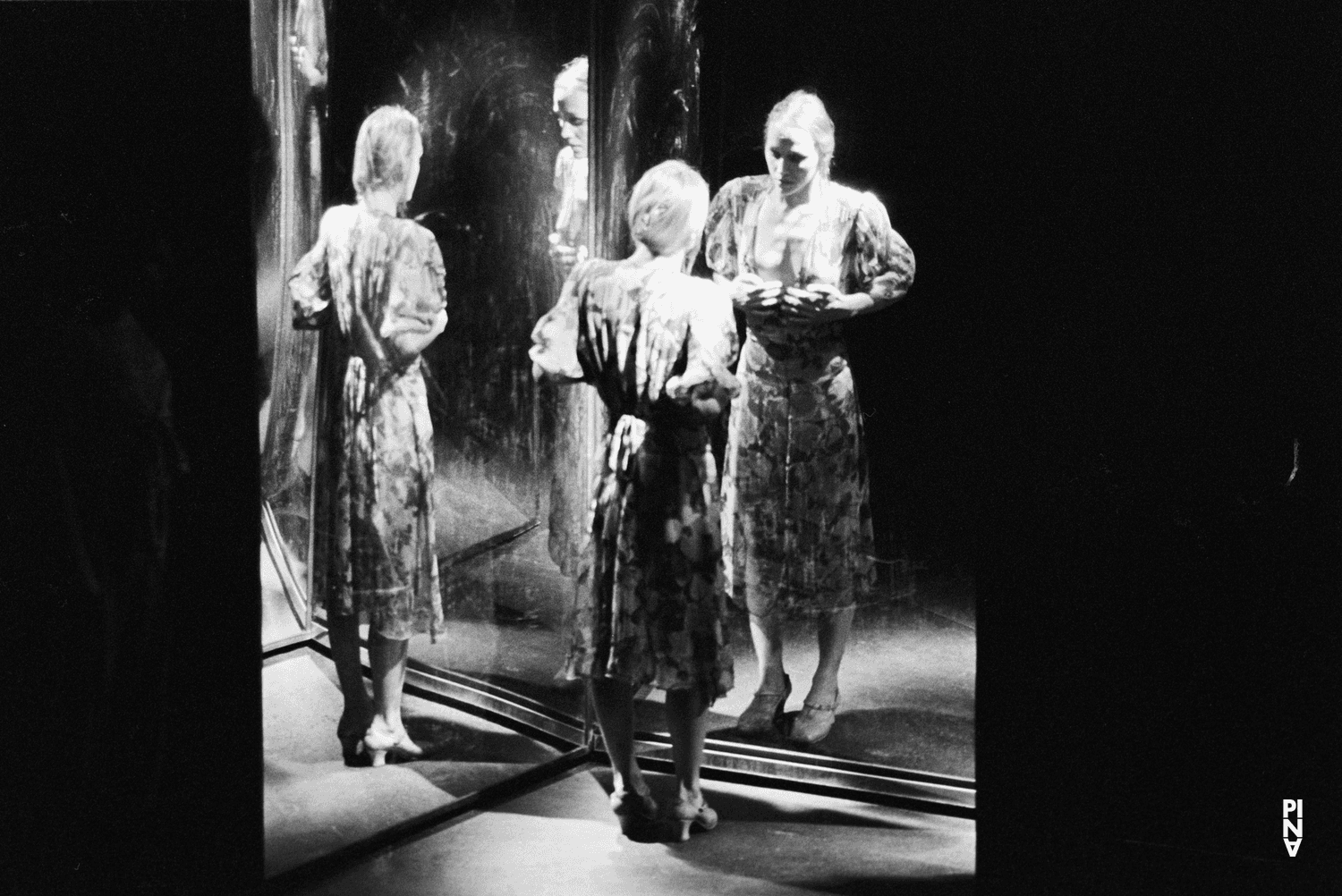 Marlis Alt dans « Les Sept Péchés capitaux » de Pina Bausch