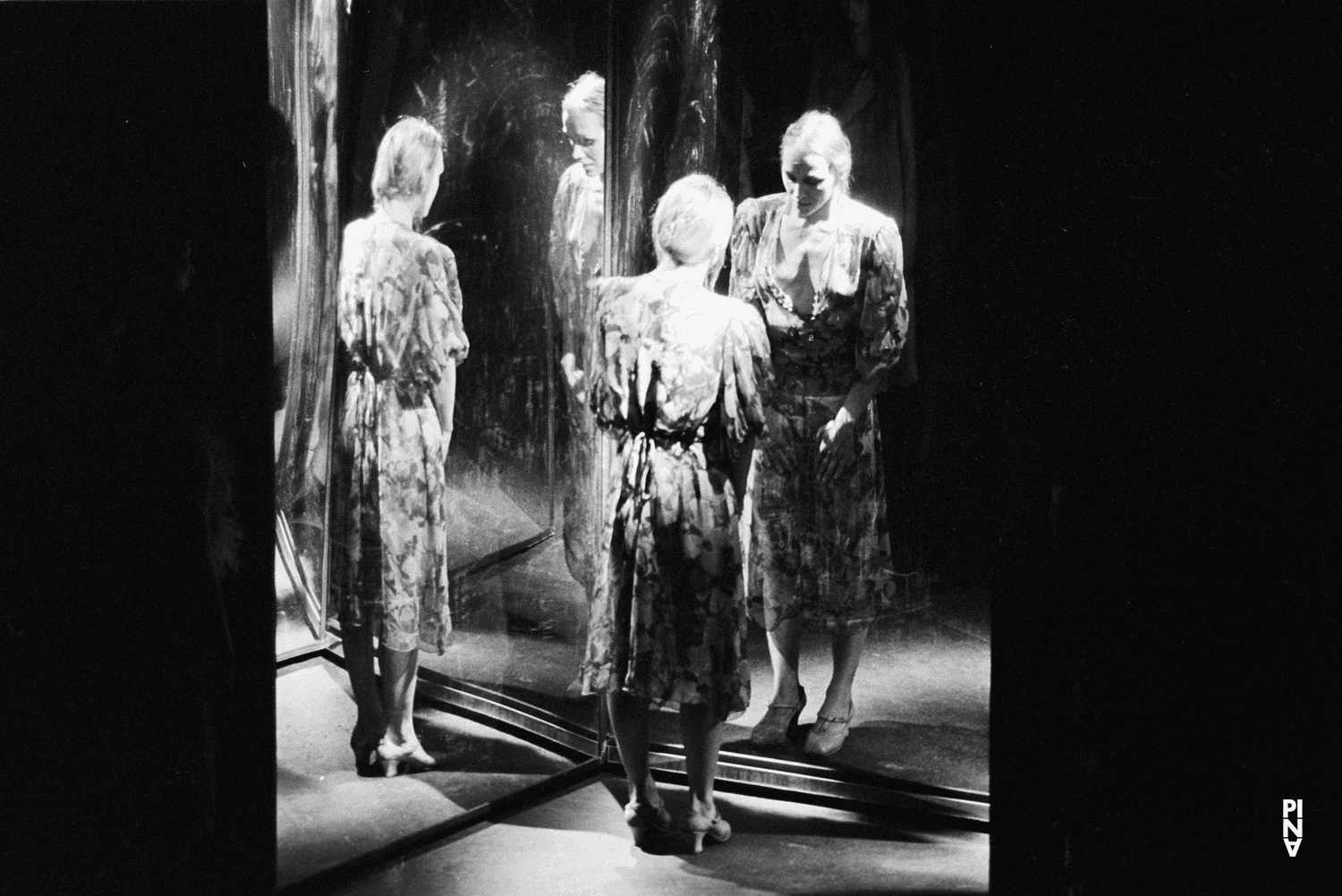 Marlis Alt dans « Les Sept Péchés capitaux » de Pina Bausch