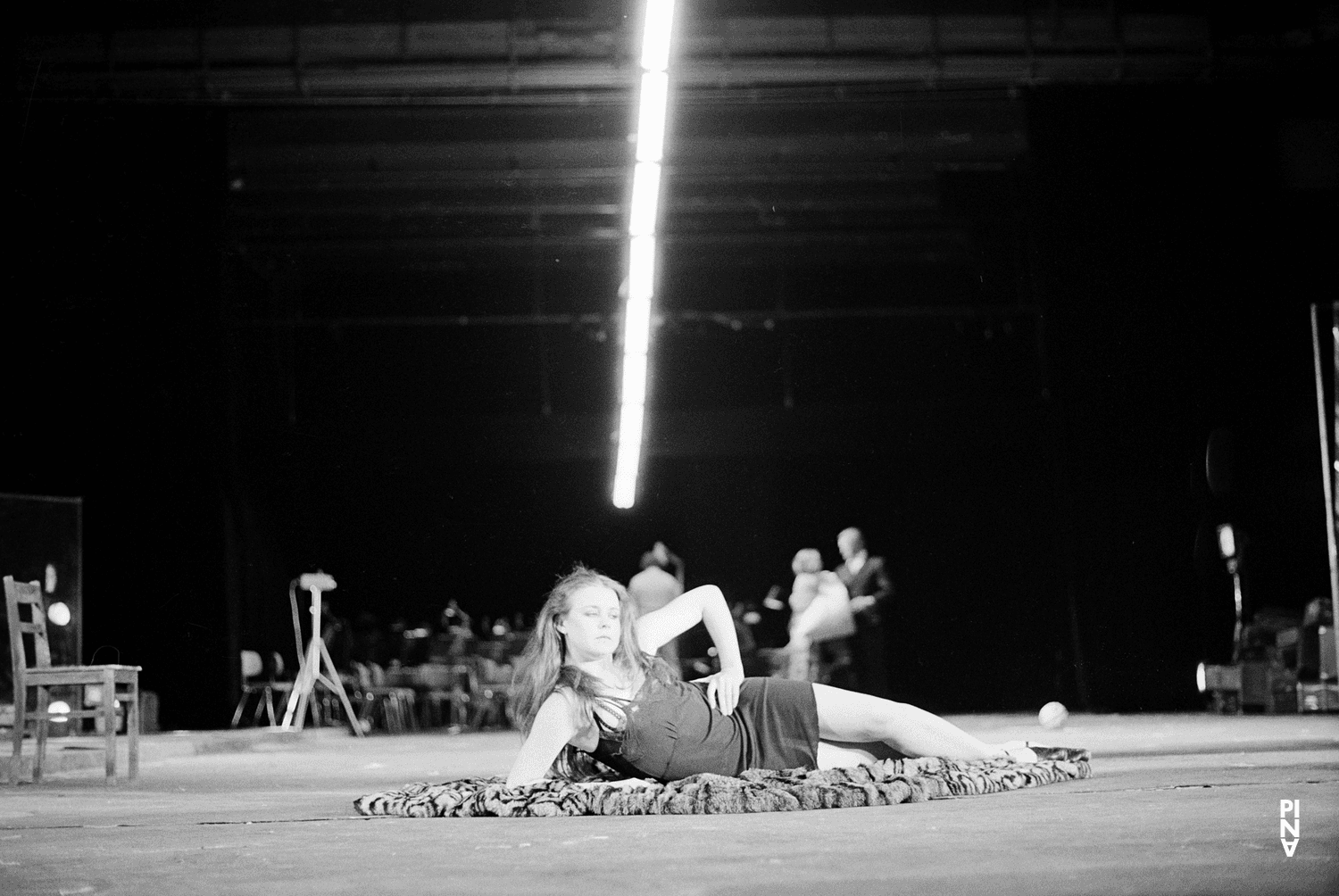 Josephine Ann Endicott dans « Les Sept Péchés capitaux » de Pina Bausch