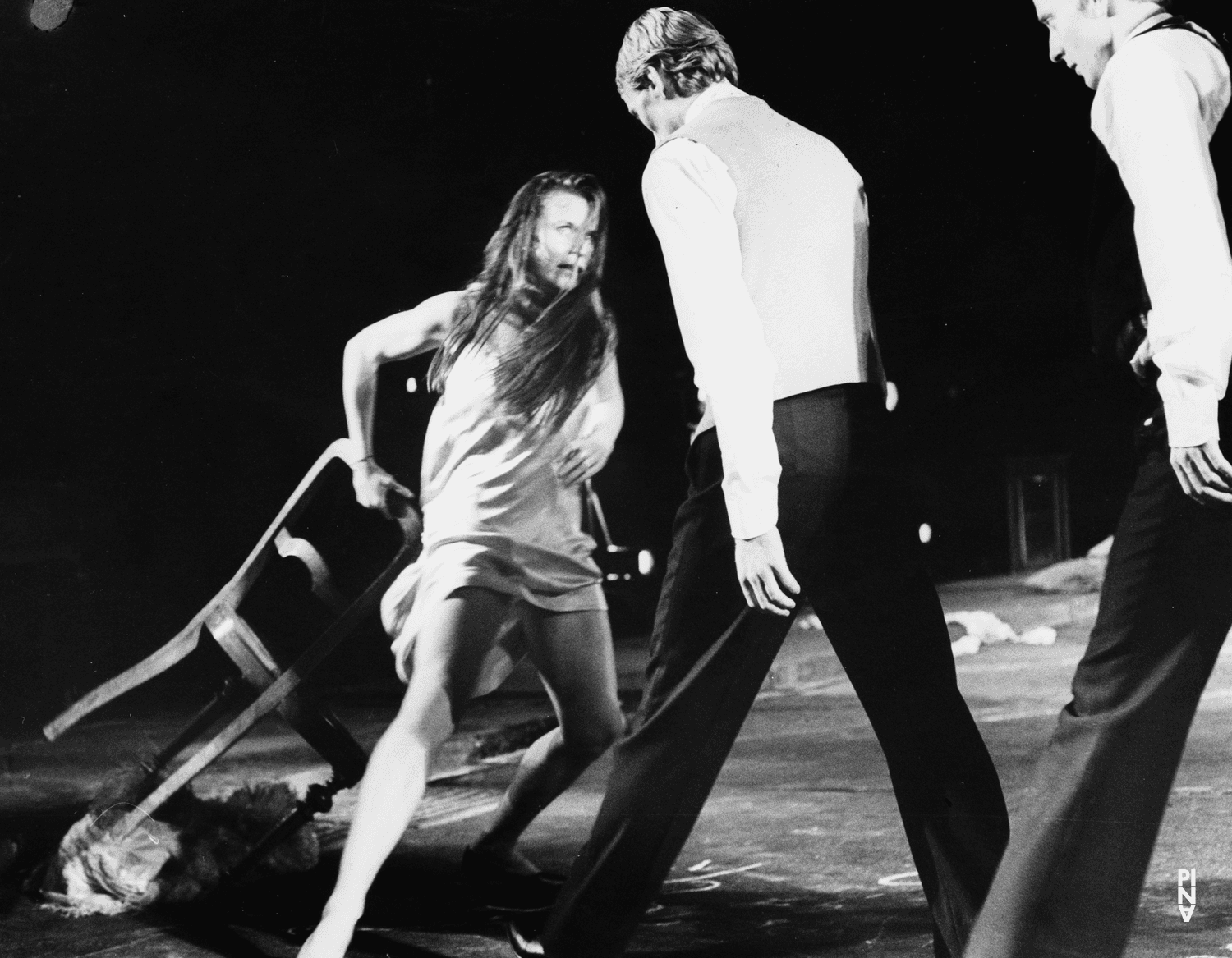 Josephine Ann Endicott dans « Les Sept Péchés capitaux » de Pina Bausch