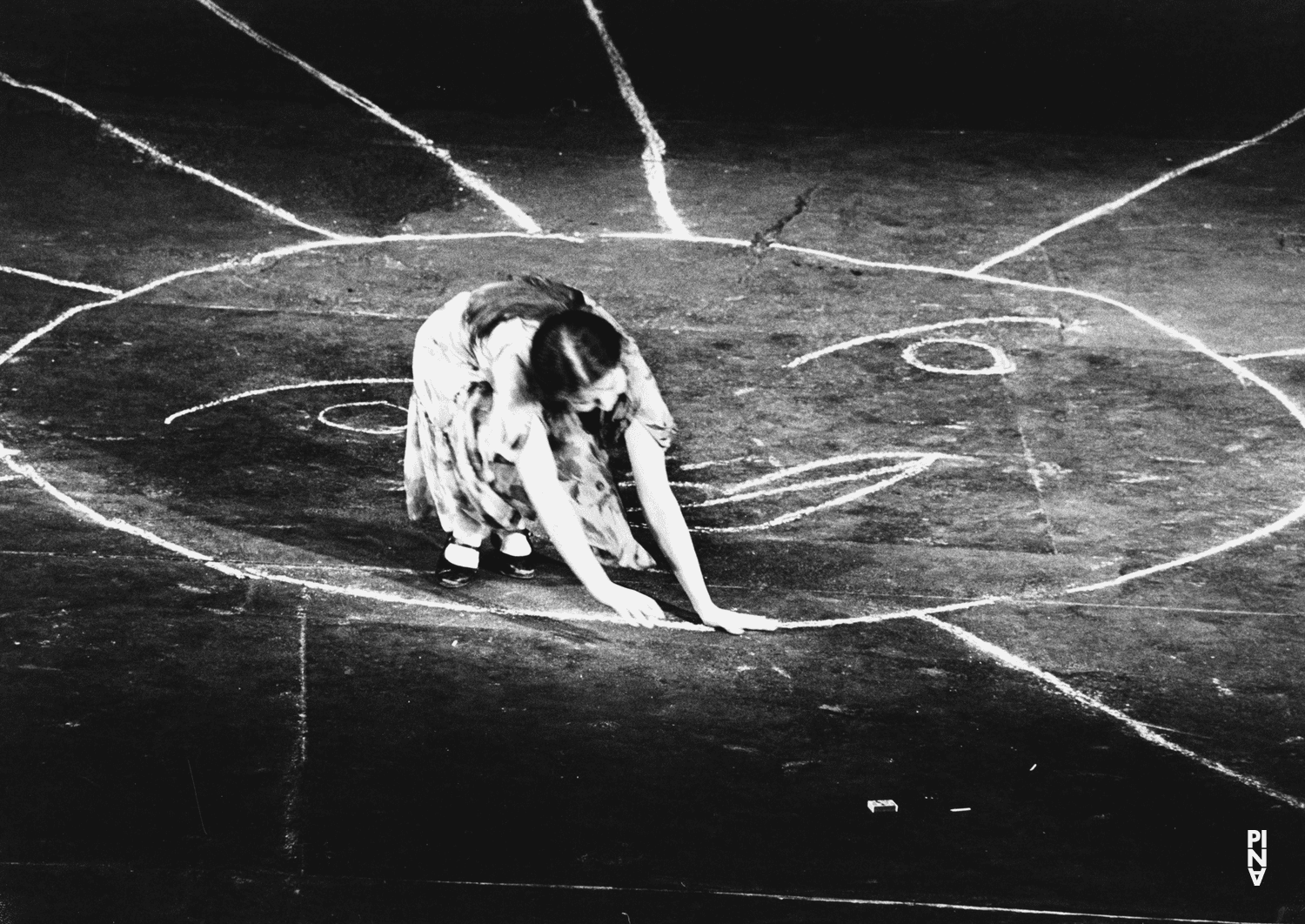Josephine Ann Endicott dans « Les Sept Péchés capitaux » de Pina Bausch