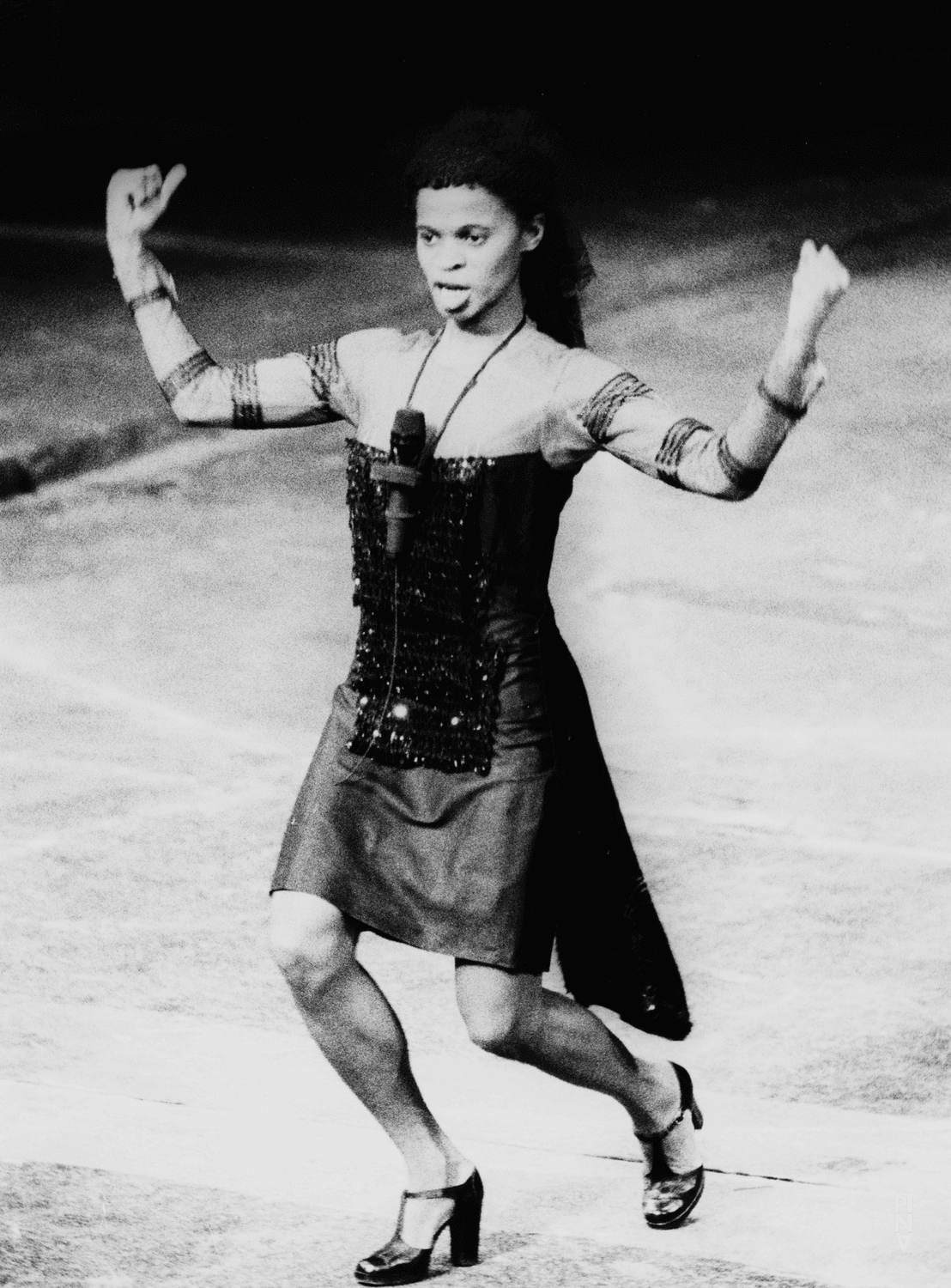 Regina Advento in „Die sieben Todsünden“ von Pina Bausch