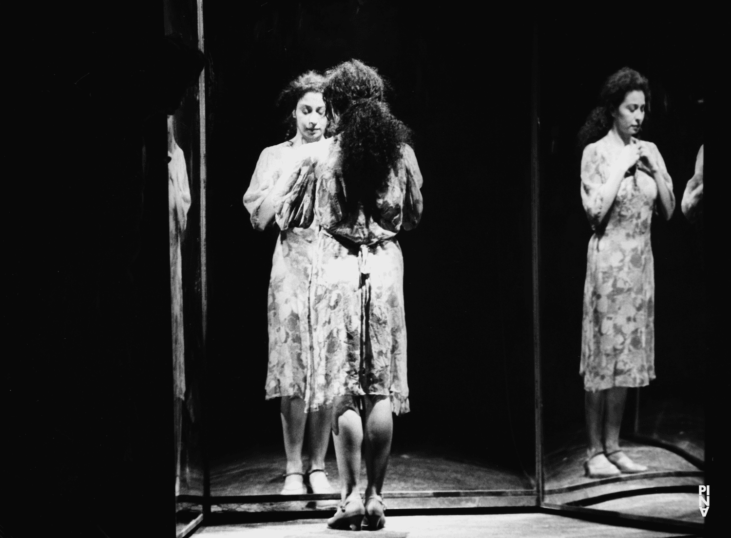 Aida Vainieri in „Die sieben Todsünden“ von Pina Bausch