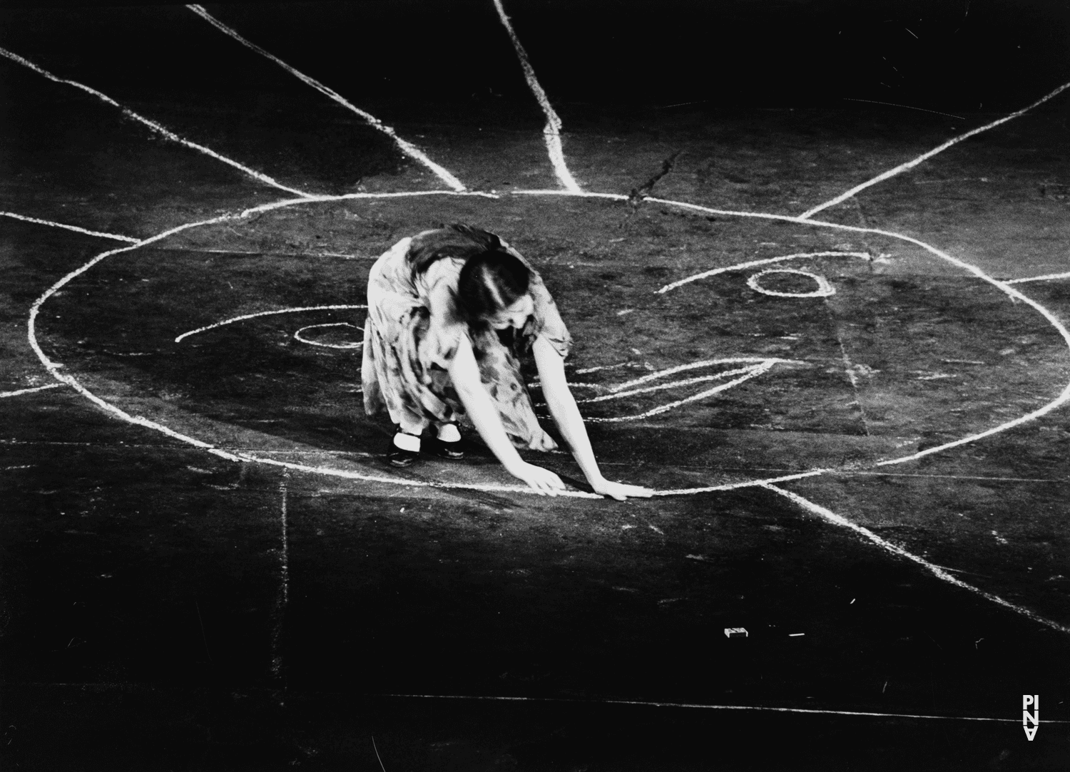 Josephine Ann Endicott dans « Les Sept Péchés capitaux » de Pina Bausch