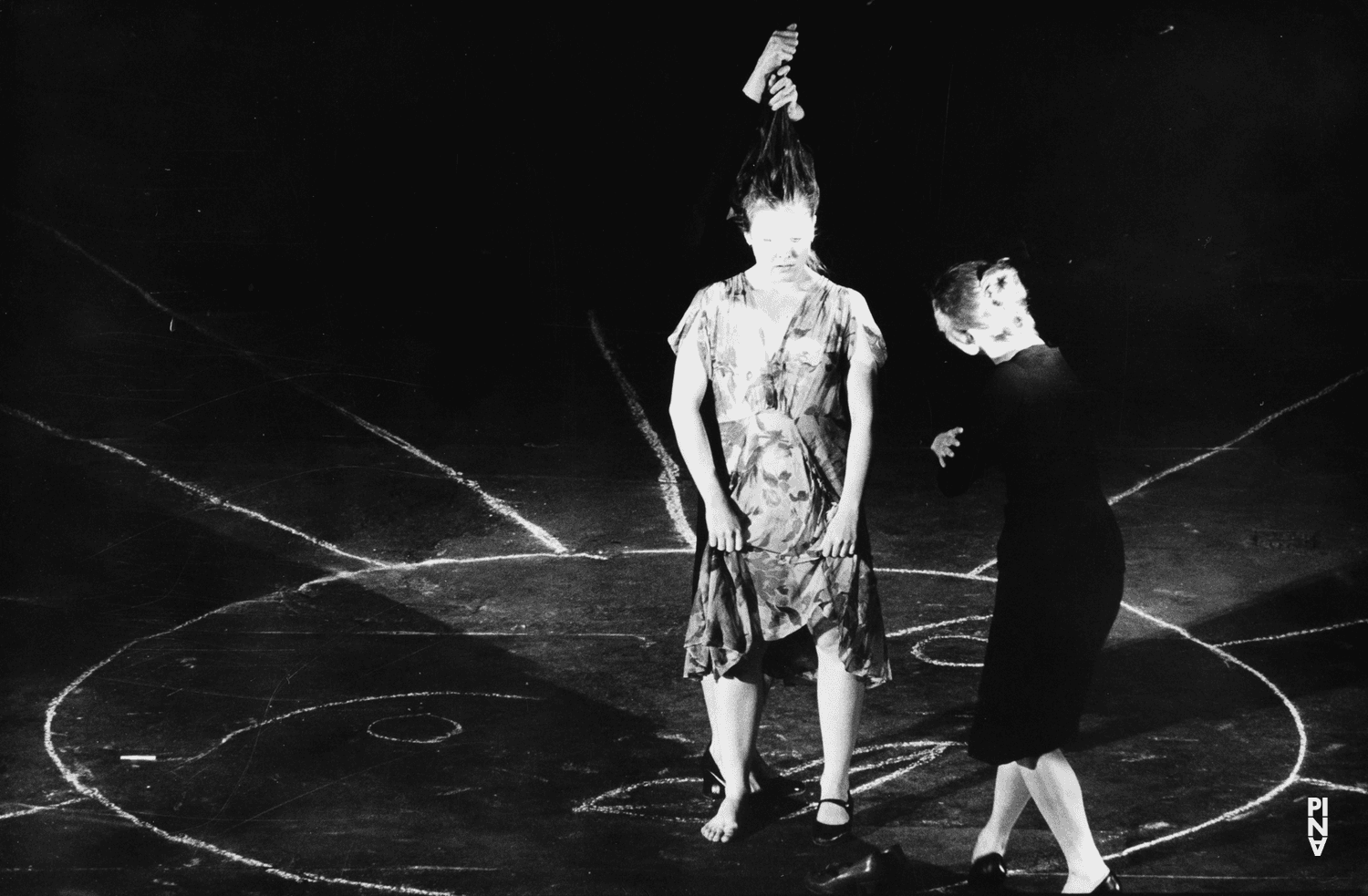 Josephine Ann Endicott dans « Les Sept Péchés capitaux » de Pina Bausch