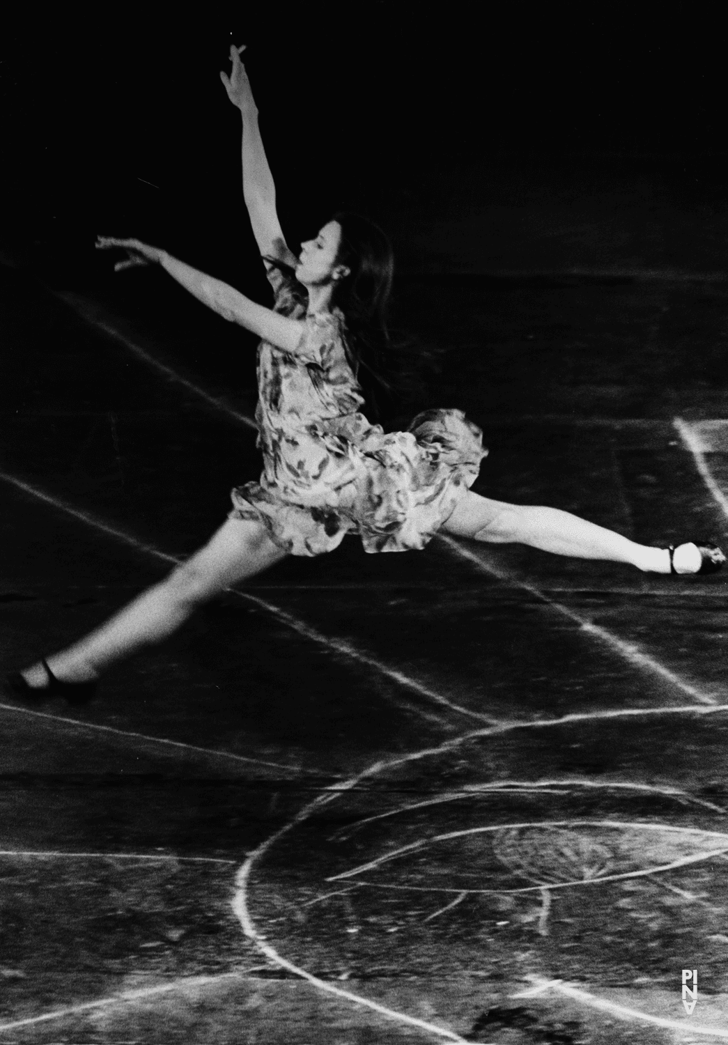 Josephine Ann Endicott dans « Les Sept Péchés capitaux » de Pina Bausch