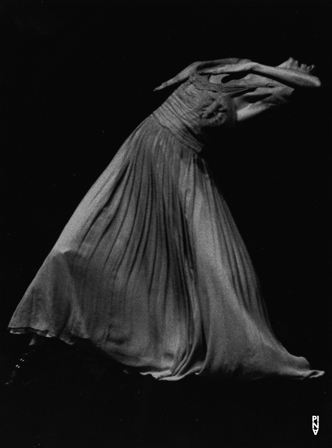 Héléna Pikon dans « Ein Trauerspiel (Jeu de deuil) » de Pina Bausch