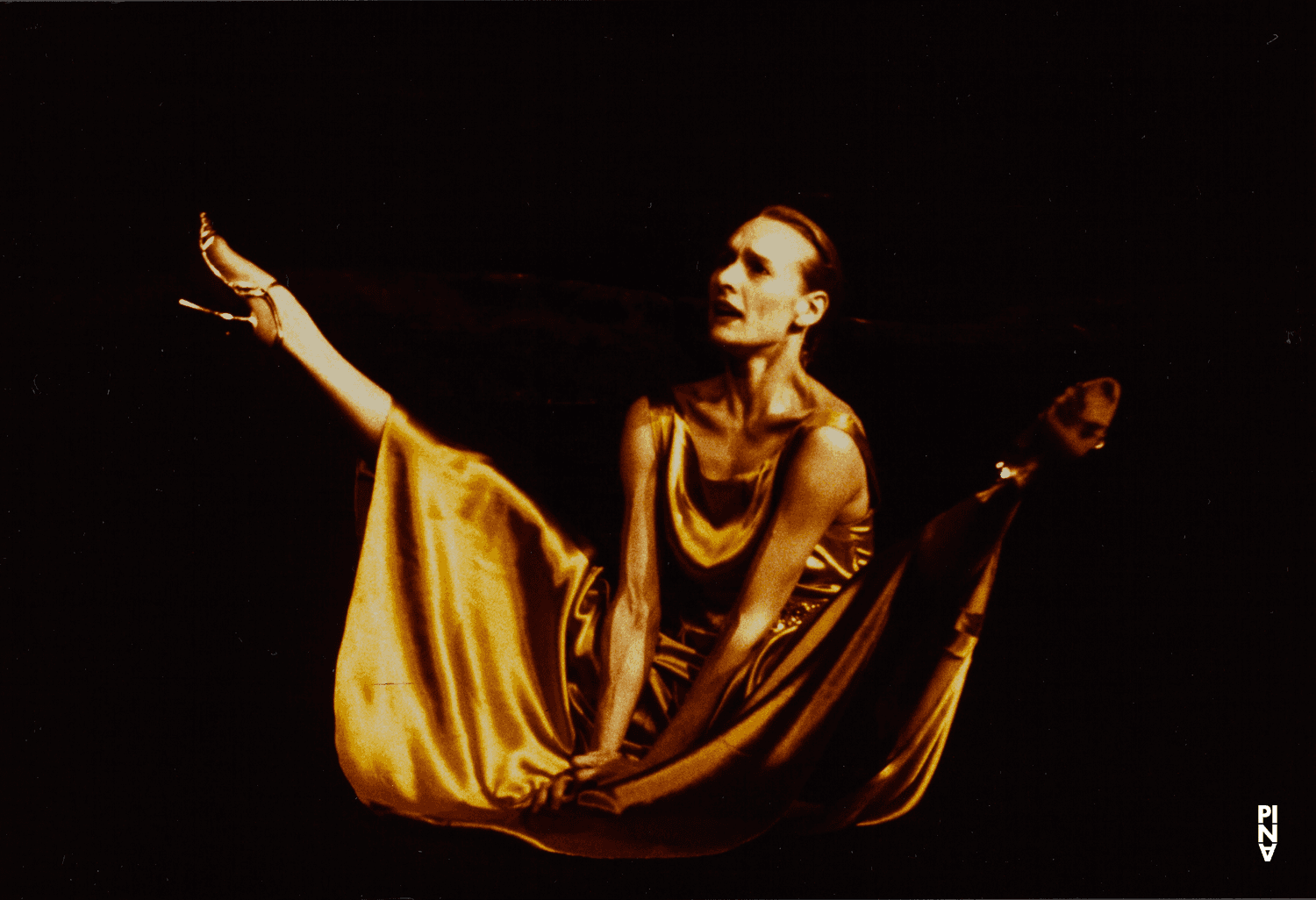 Julie Shanahan in “Ein Trauerspiel” by Pina Bausch at Schauspielhaus Wuppertal, season 1993/94