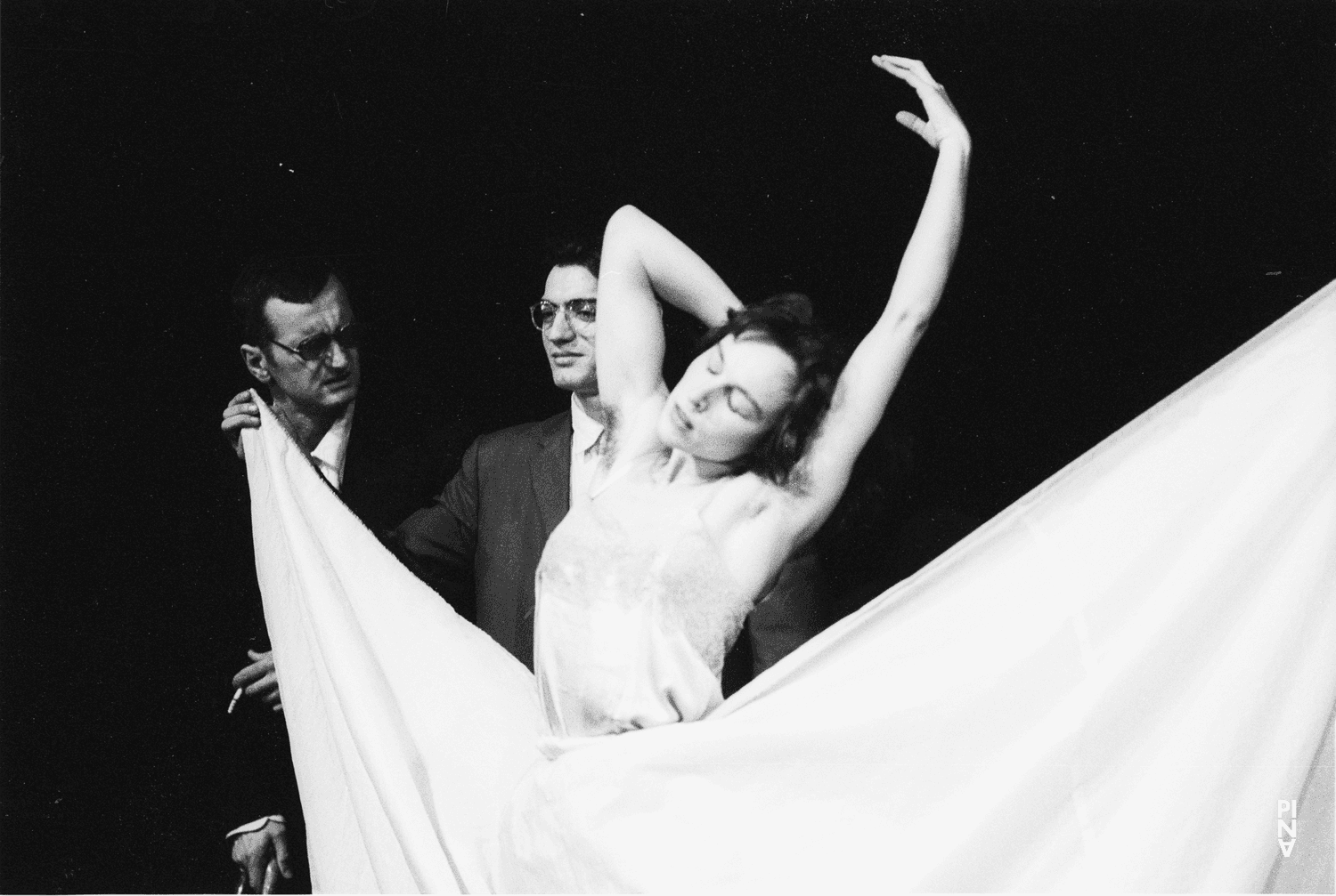 Anne Martin, Jan Minařík et Antonio Carallo dans « Viktor » de Pina Bausch