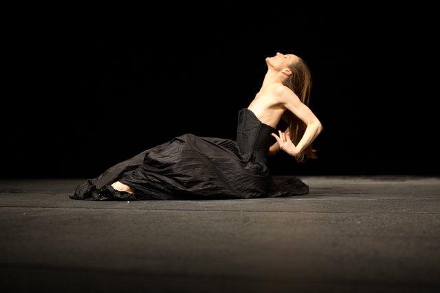 Julie Anne Stanzak in “Vollmond (Full Moon)” by Pina Bausch with Tanztheater Wuppertal at Schauspielhaus Wuppertal (Germany), May 10, 2006