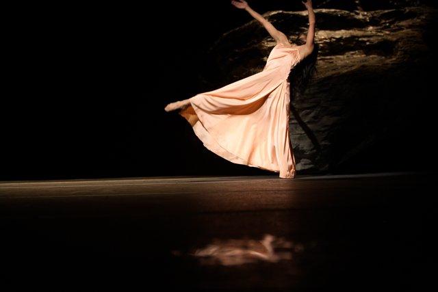 « Vollmond (Pleine lune) » de Pina Bausch avec Tanztheater Wuppertal au Schauspielhaus Wuppertal (Allemagne), 10 mai 2006