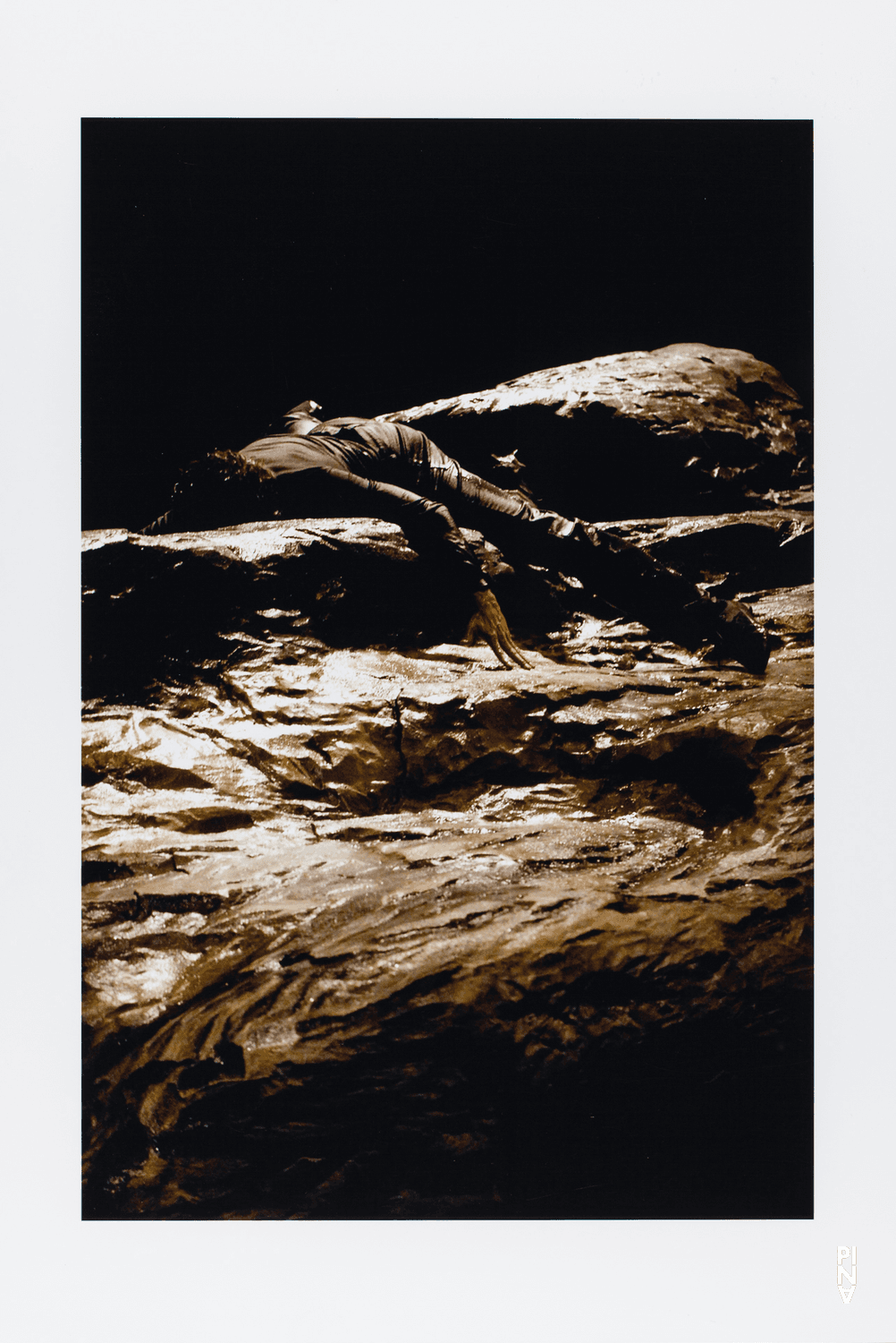 Jorge Puerta Armenta dans « Vollmond (Pleine lune) » de Pina Bausch