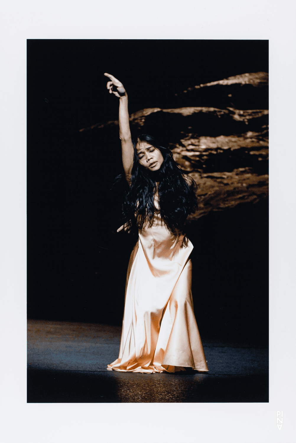 Ditta Miranda Jasjfi in “Vollmond (Full Moon)” by Pina Bausch