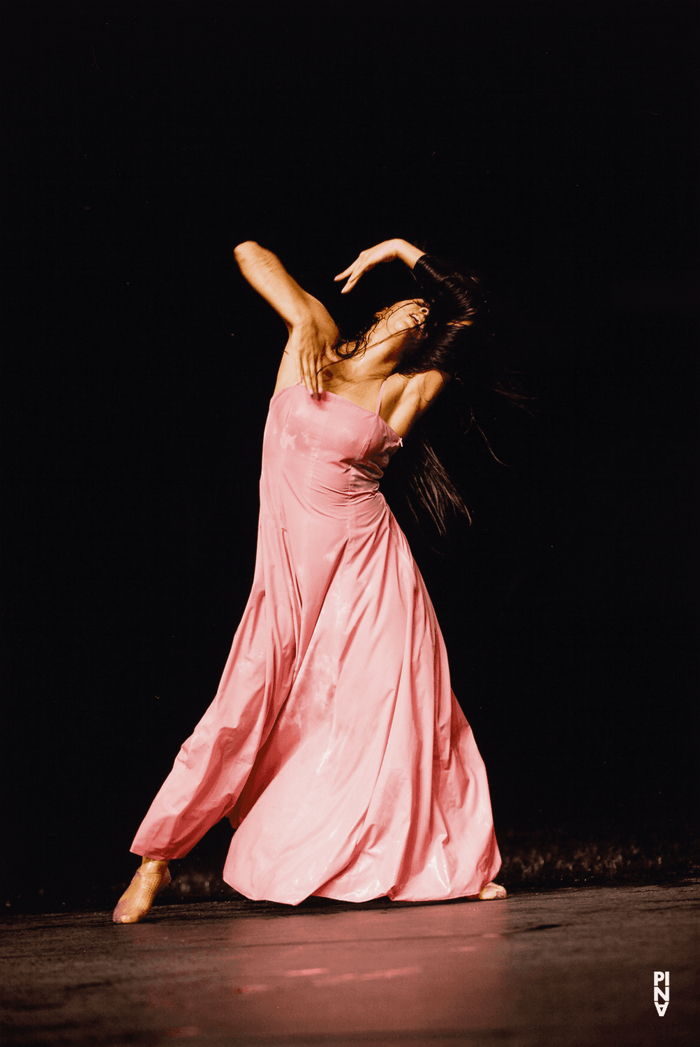 Silvia Farias Heredia in „Vollmond“ von Pina Bausch