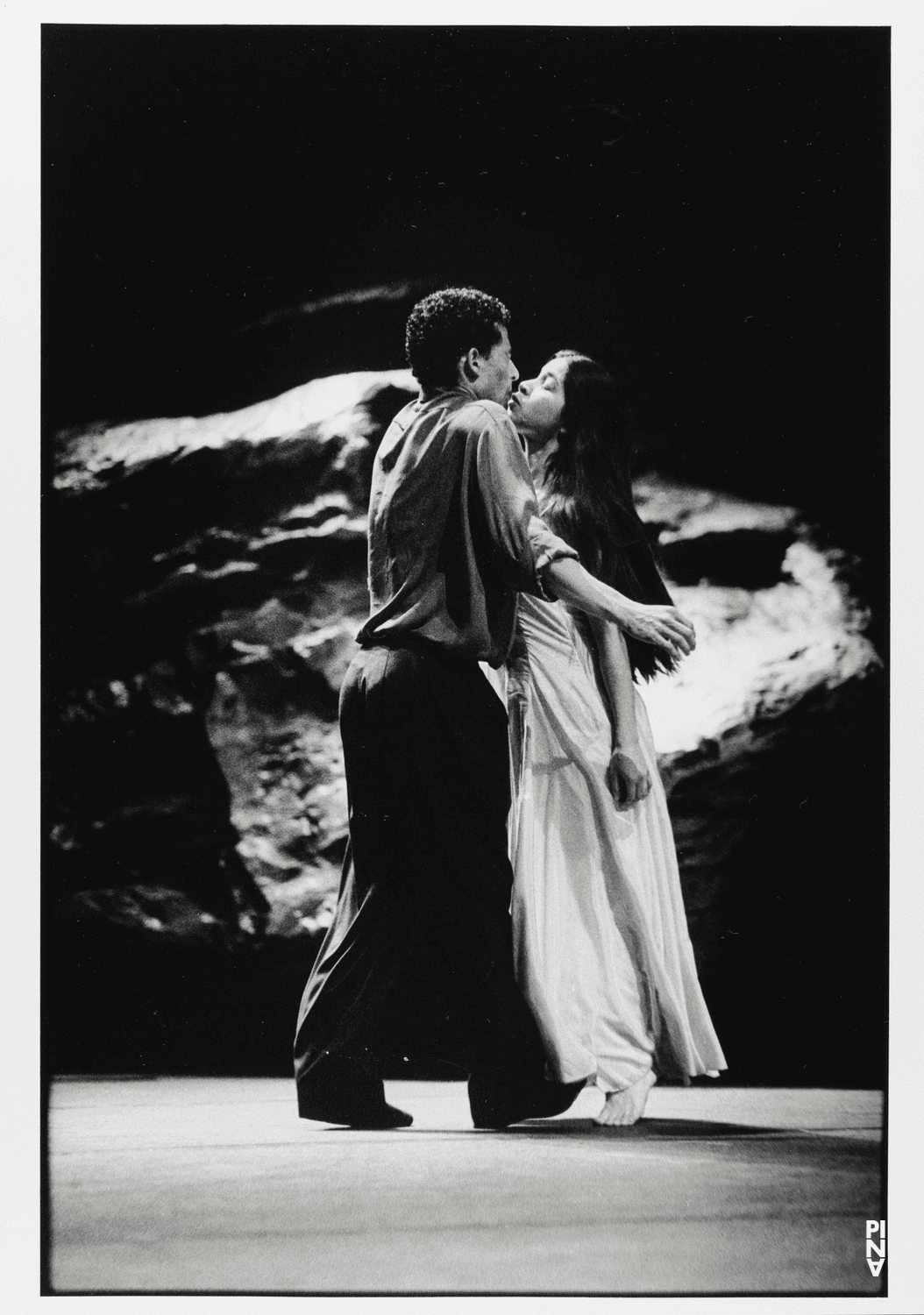 Fernando Suels Mendoza und Silvia Farias Heredia in „Vollmond“ von Pina Bausch