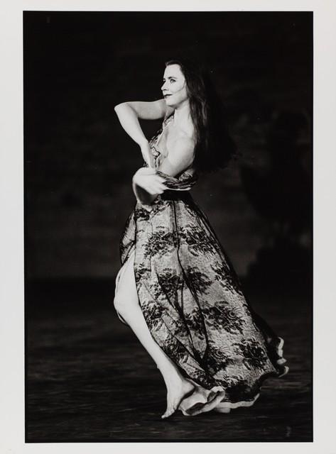 Josephine Ann Endicott dans « Walzer » de Pina Bausch dans la Cour d'honneur du Palais des Papes, saison 1982/83
