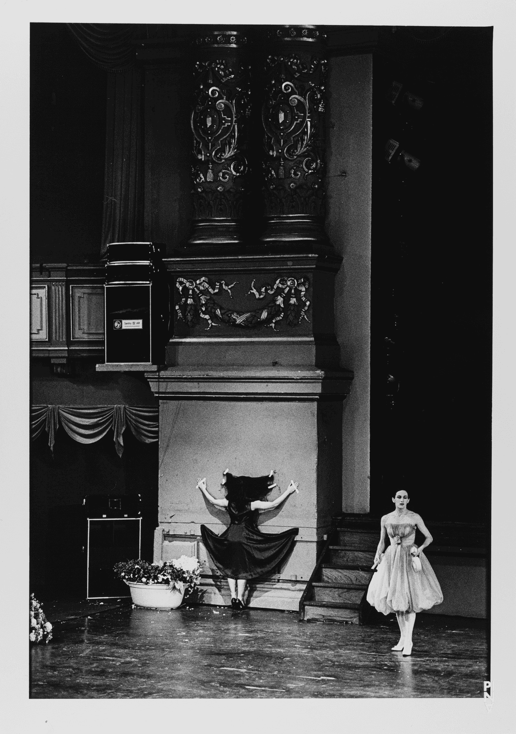 Meryl Tankard and Beatrice Libonati in “Walzer” by Pina Bausch at Koninklijk Theater Carré Amsterdam, season 1981/82