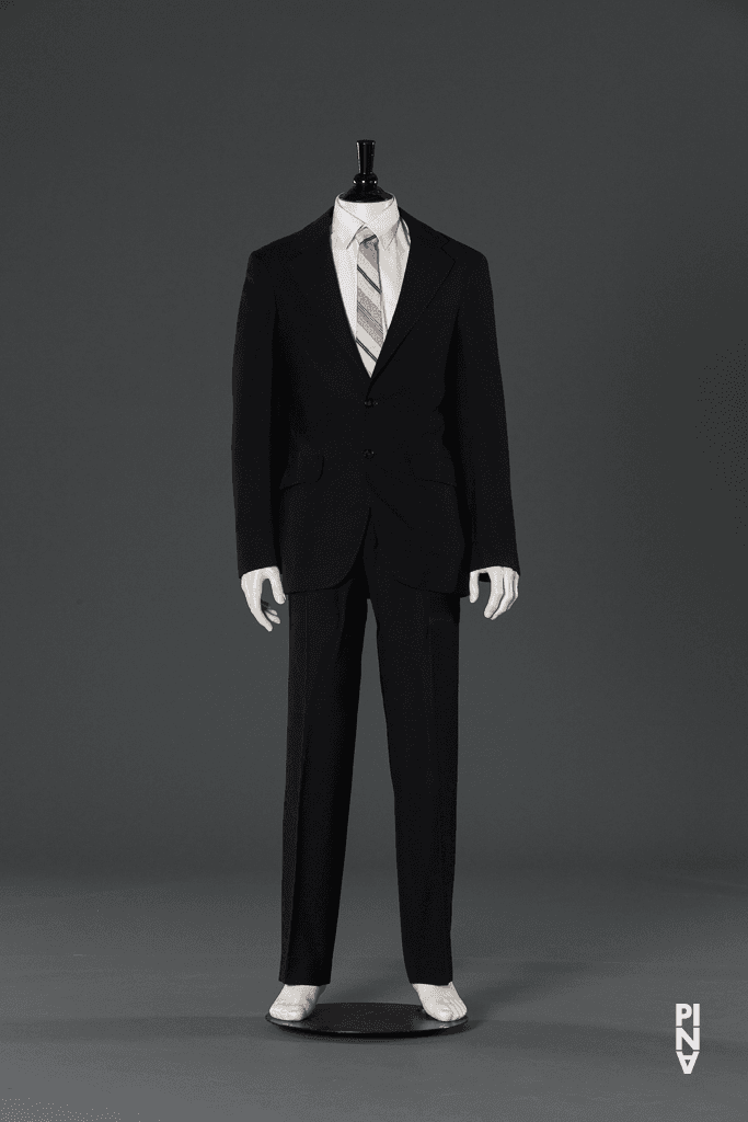 Costume, porté par « Walzer » de Pina Bausch