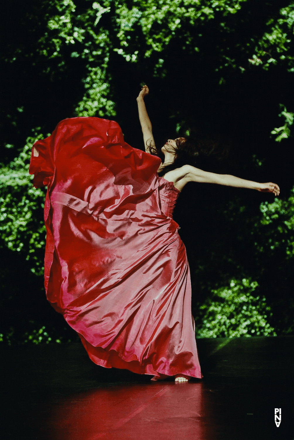 Nayoung Kim in „Wiesenland“ von Pina Bausch