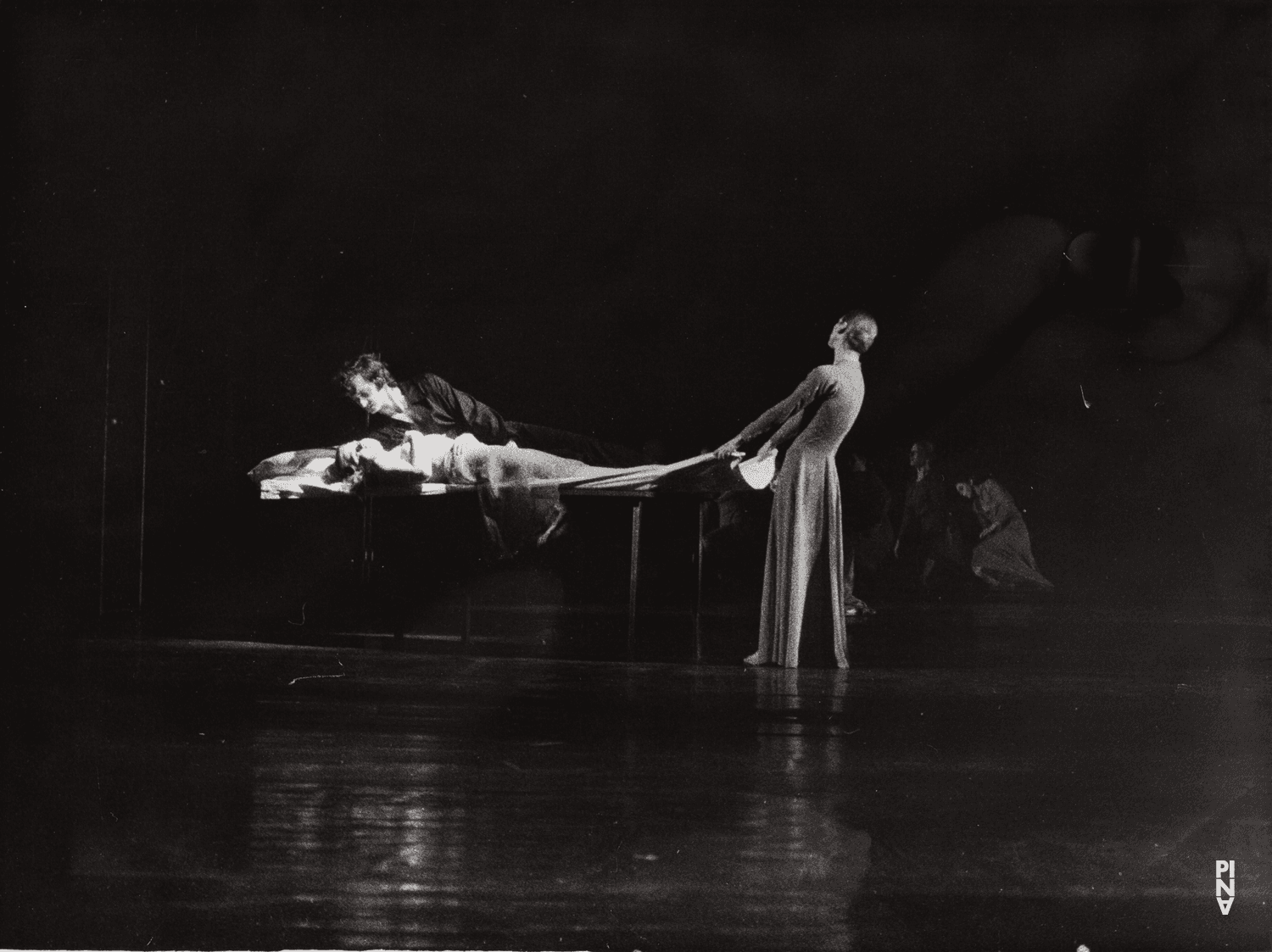 Hiltrud Blanck, Jan Minařík und Josephine Ann Endicott in „Wind von West“ von Pina Bausch