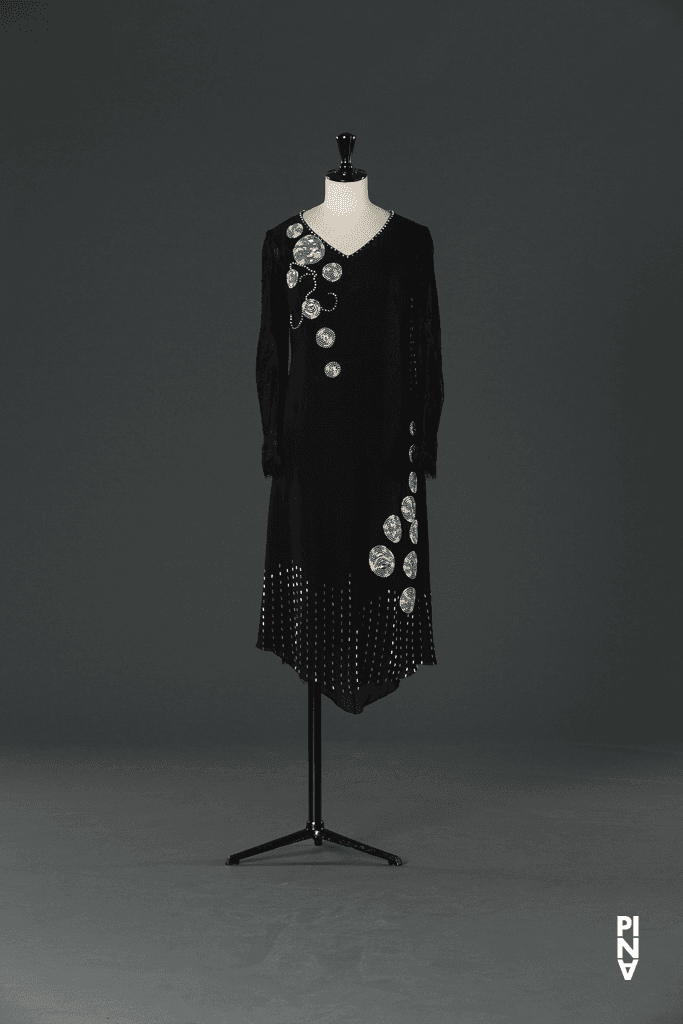 Kostüm, getragen von Vivienne Newport in „Der zweite Frühling“ von Pina Bausch