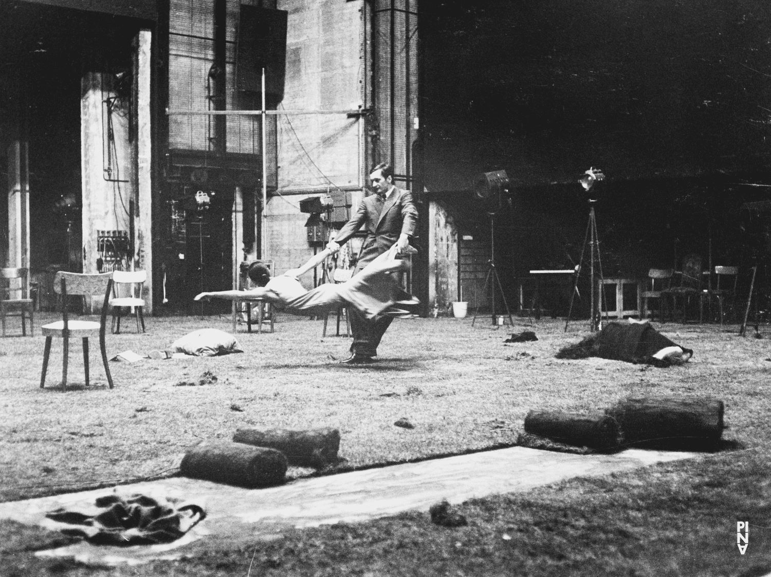 Jan Minařík in „1980 – Ein Stück von Pina Bausch“ von Pina Bausch